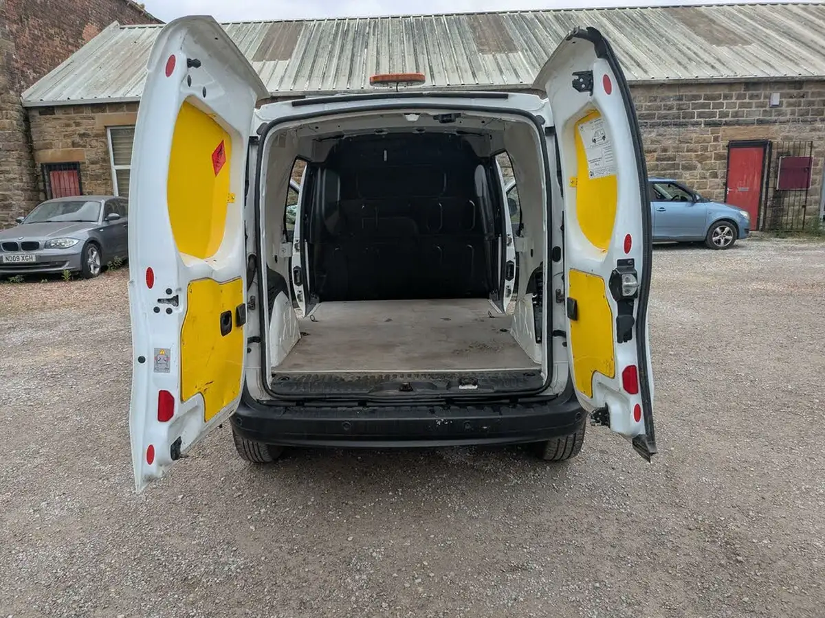2017-renault-kangoo-maxi-15td-ll21-energy-dci-110-maxi-business-eu6-panel-1461cc-big-31