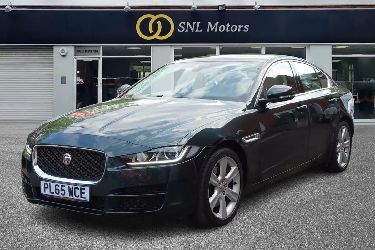 2015-jaguar-xe-20-portfolio-big-2