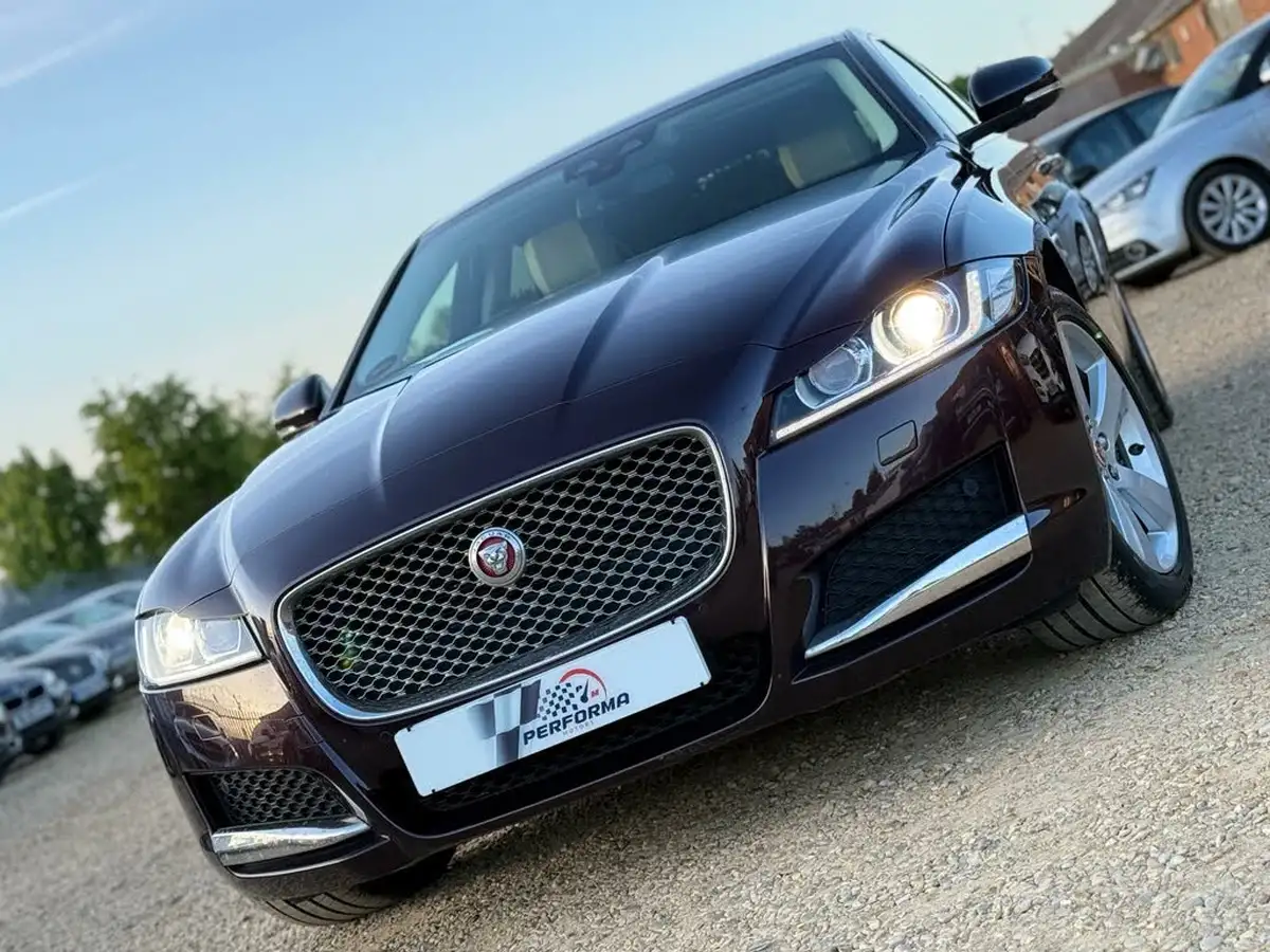 2017-jaguar-xf-20td-portfolio-180ps-awd-saloon-4d-1999cc-auto-big-11