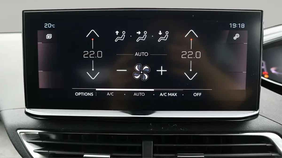 2022-peugeot-3008-suv-12-puretech-gt-premium-big-11