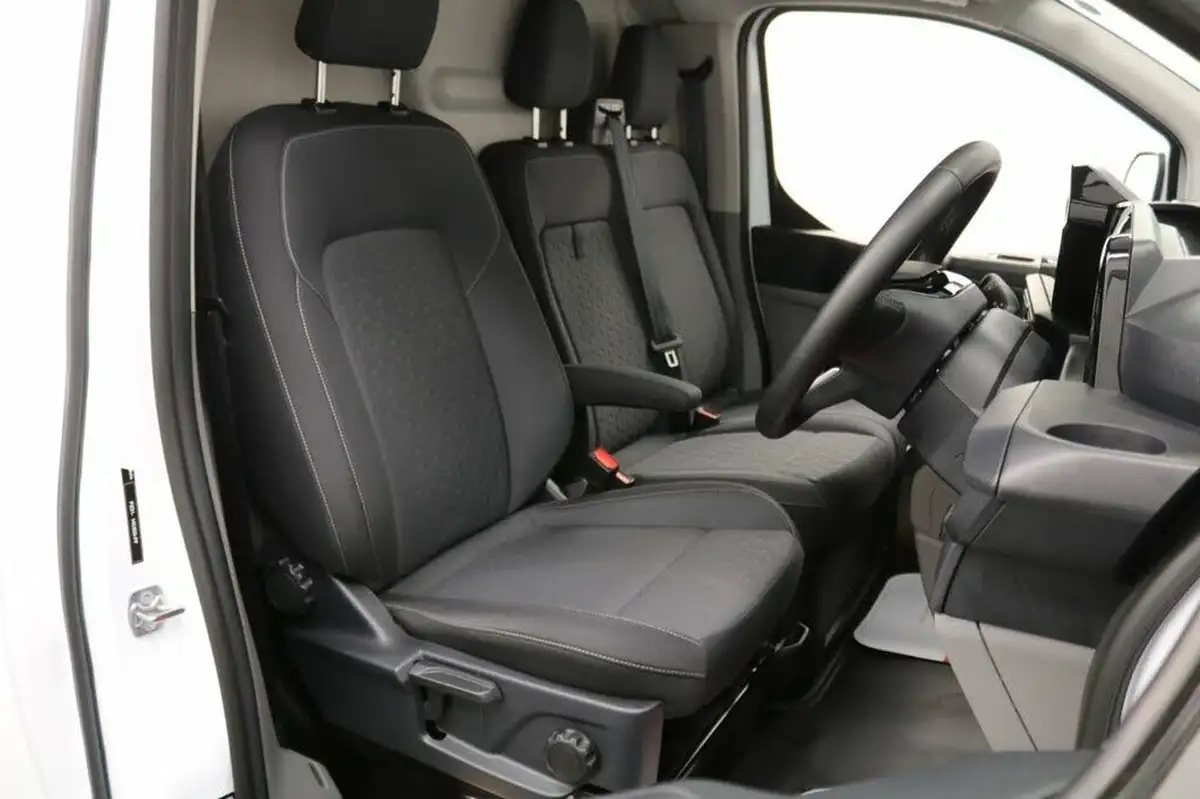 2023-ford-transit-custom-20tdci-300-l1h1-limited-136pseu6e-panel-van-1996cc-big-24