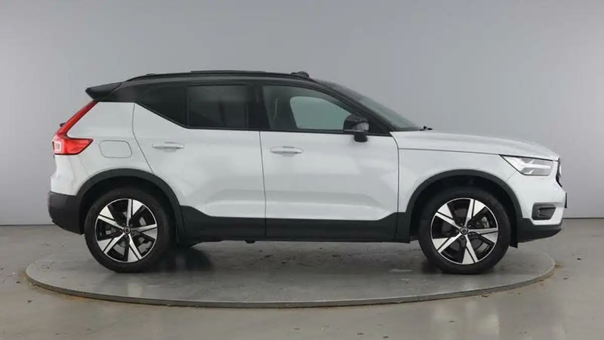 2021-volvo-xc40-15-t5-r-design-262bhp-big-3