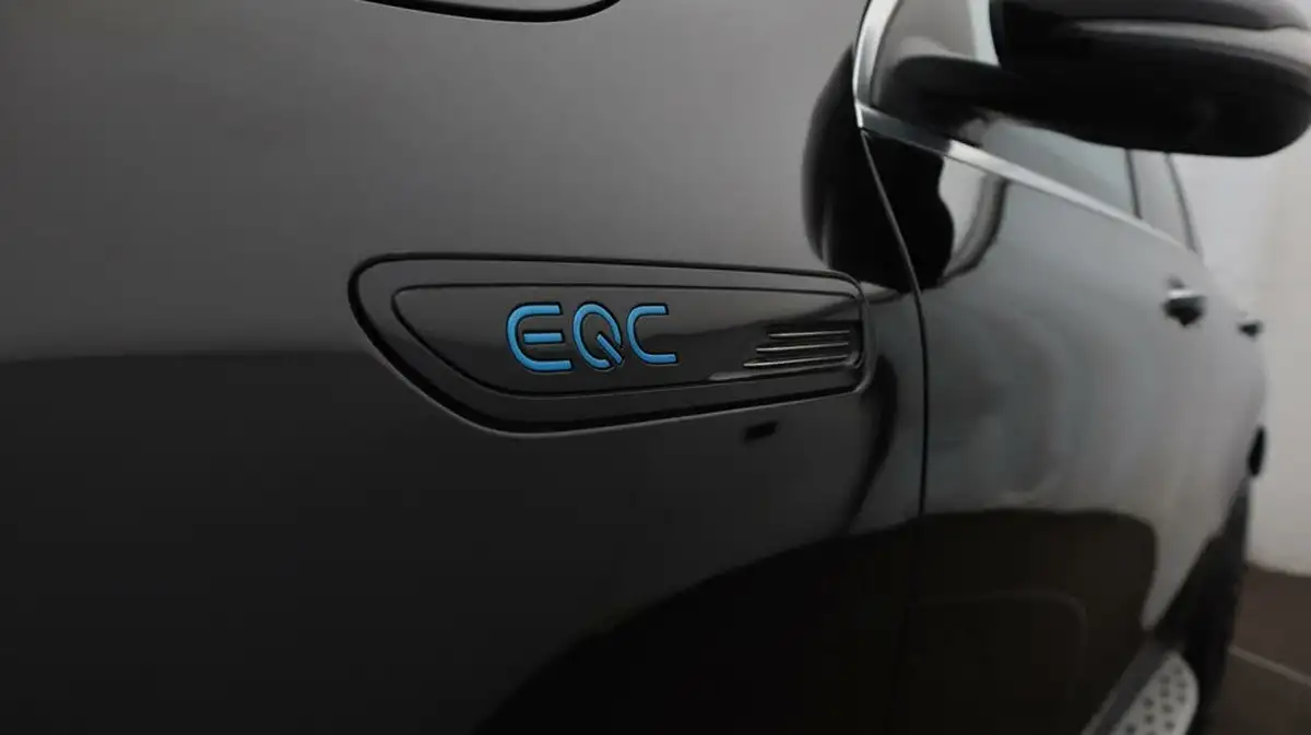 2022-mercedes-benz-eqc-e-eqc-400-amg-line-premium-plus-big-22