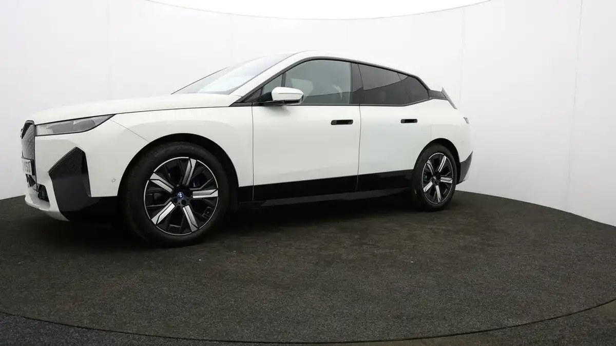 2022-bmw-ix-e-xdrive-40-m-sport-big-61