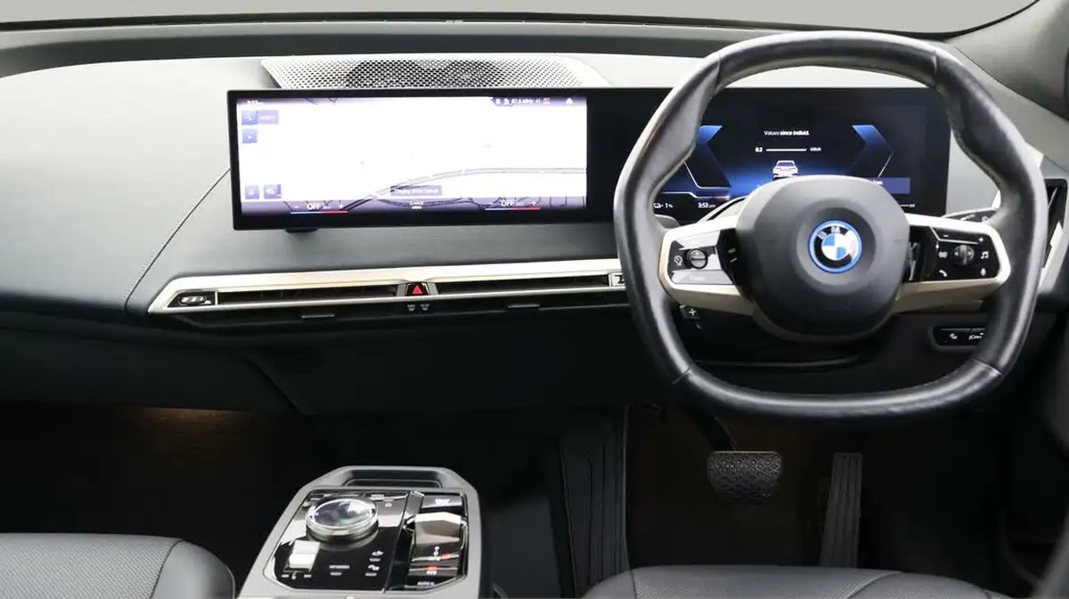 2022-bmw-ix-e-xdrive-40-m-sport-big-13
