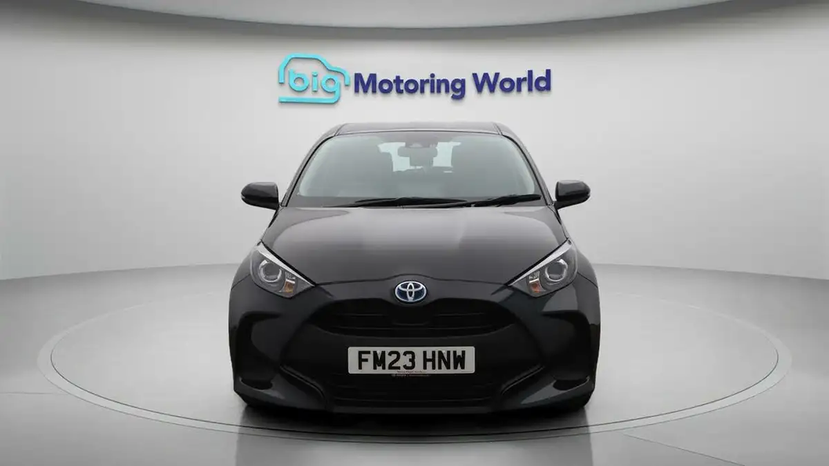 2023-toyota-yaris-15-vvt-i-icon-big-2