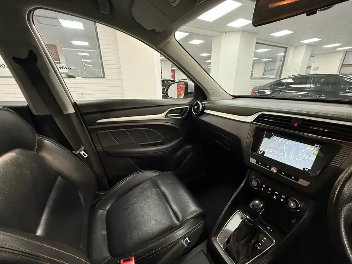 2019-mg-zs-suv-10t-gdi-exclusive-111ps-big-51