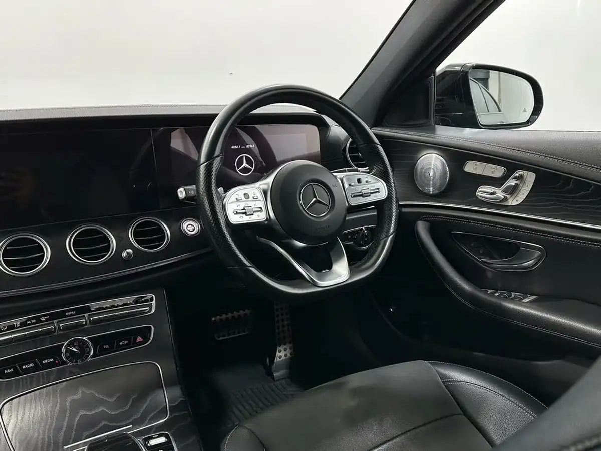 2020-mercedes-benz-e-class-20d-e300d-amg-line-edition-premium-plus-saloon-4d-big-10