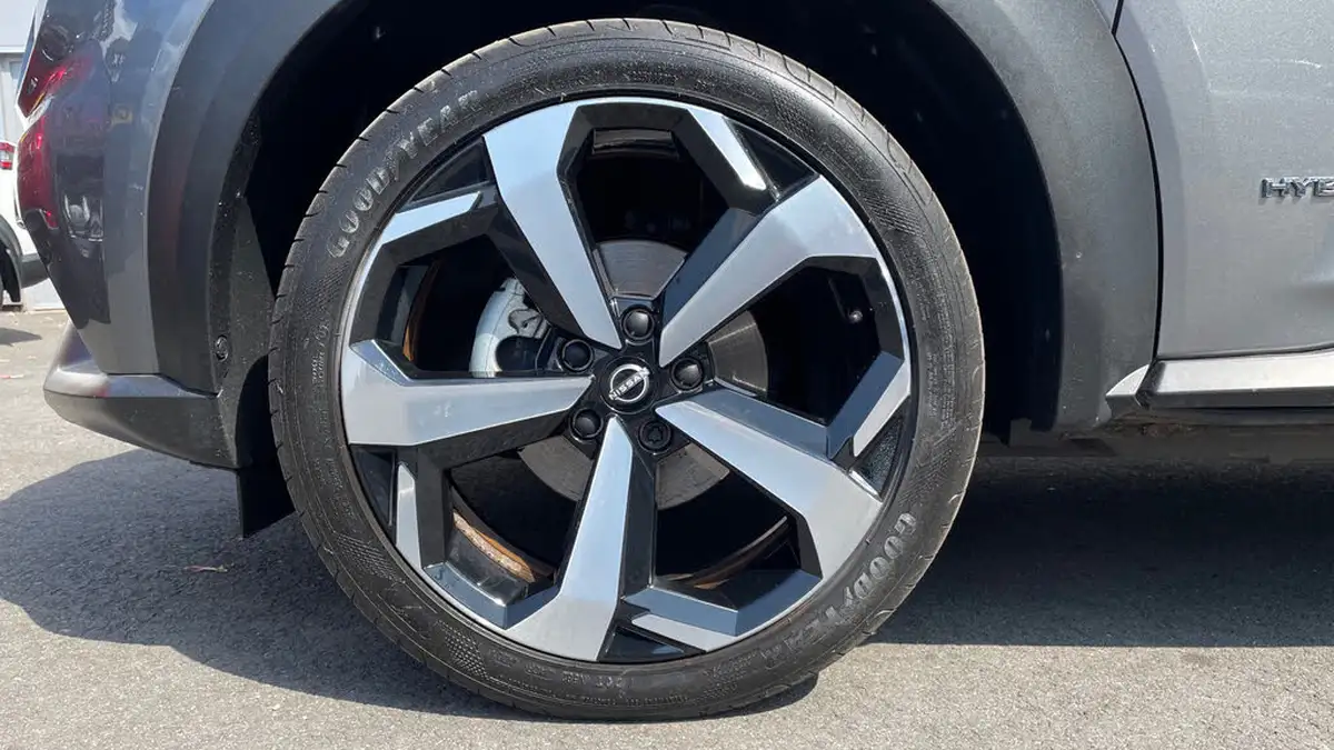 2022-nissan-juke-16-hybrid-tekna-big-16