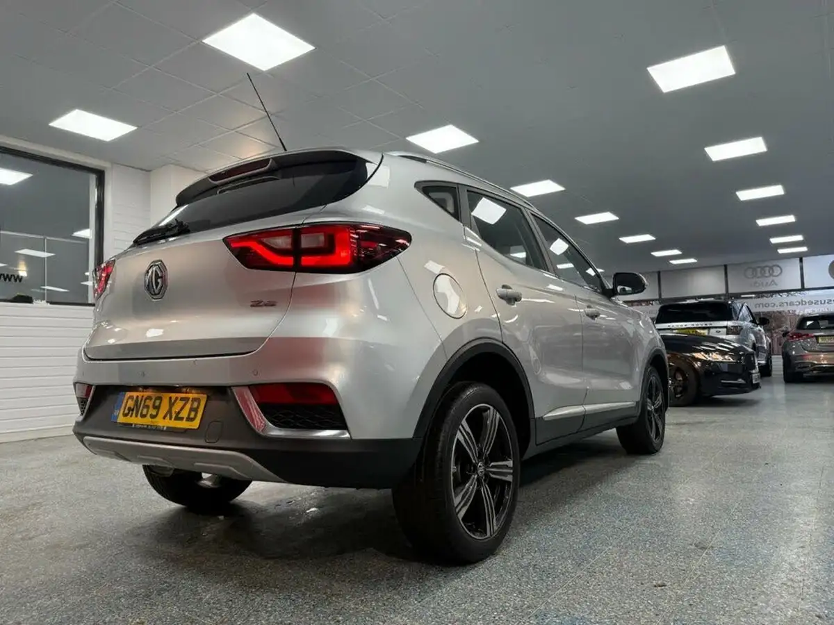 2019-mg-zs-suv-10t-gdi-exclusive-111ps-big-3