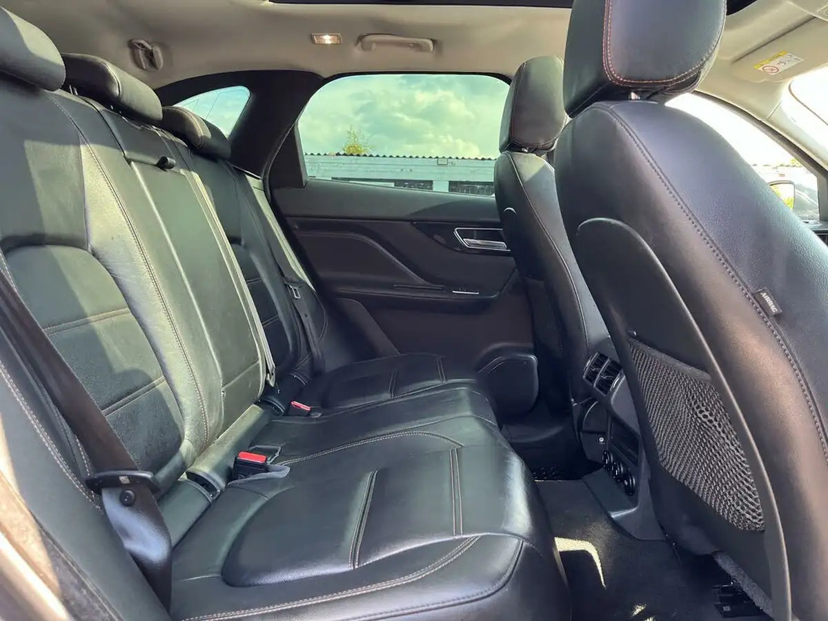 2017-jaguar-f-pace-20-i4d-prestige-180ps-ss-auto-big-15