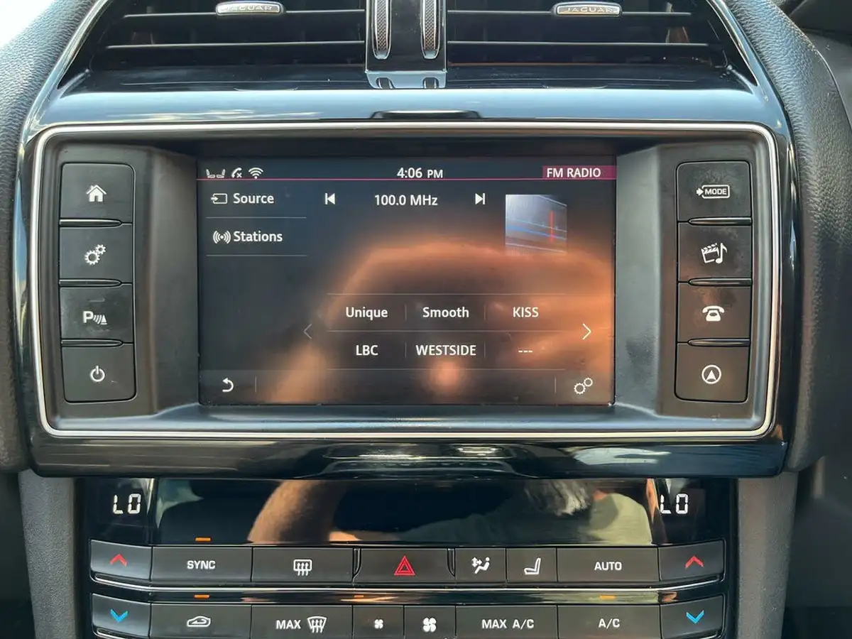 2017-jaguar-f-pace-20-i4d-prestige-180ps-ss-auto-big-39