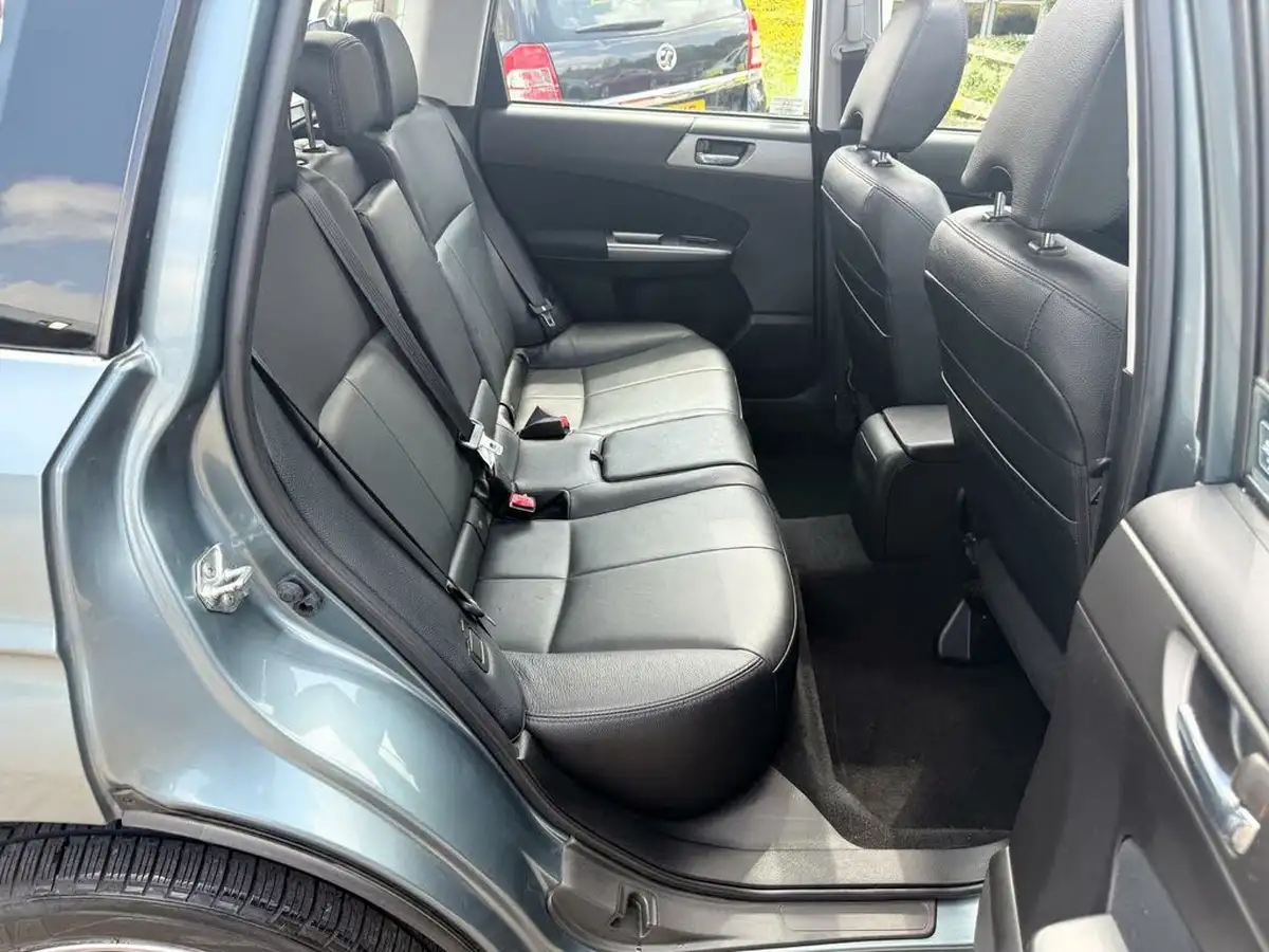 2011-subaru-forester-20-xs-big-25