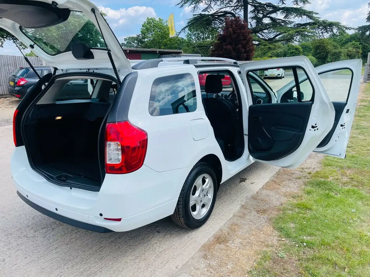 2015-dacia-logan-mcv-15dci-laureate-big-12