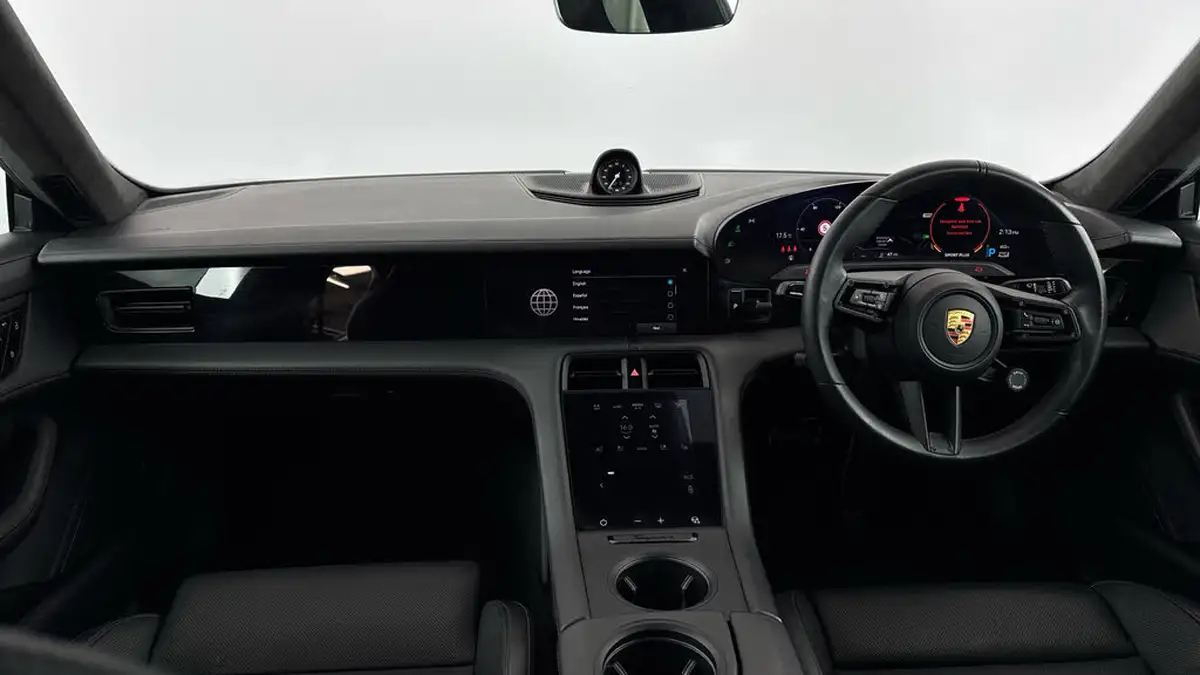 2020-porsche-taycan-e-turbo-big-10