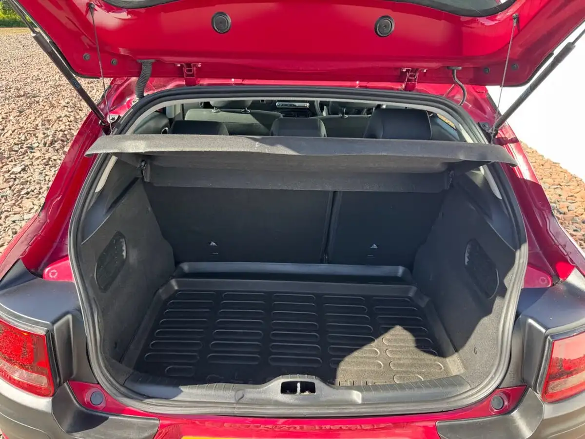 2016-citroen-c4-cactus-16bluehdi-feel-big-16