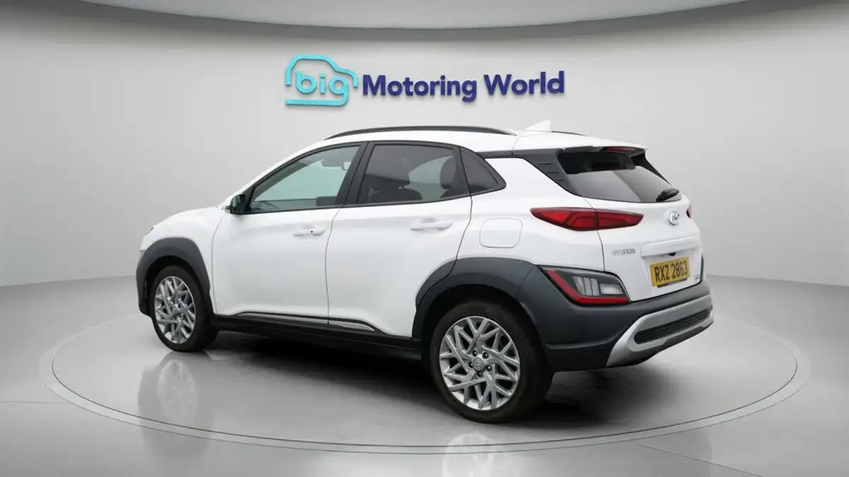 2022-hyundai-kona-16-gdi-premium-big-5