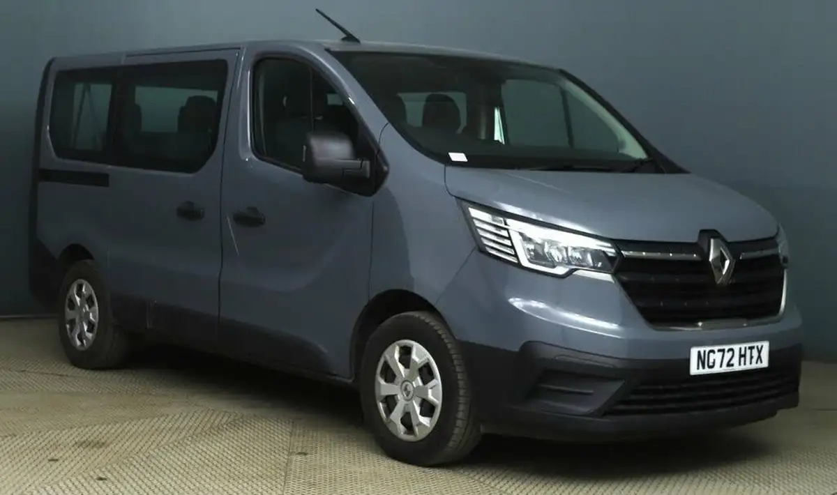 2023-renault-trafic-passenger-20-blue-dci-sl28-150-business-edc-auto-big-5
