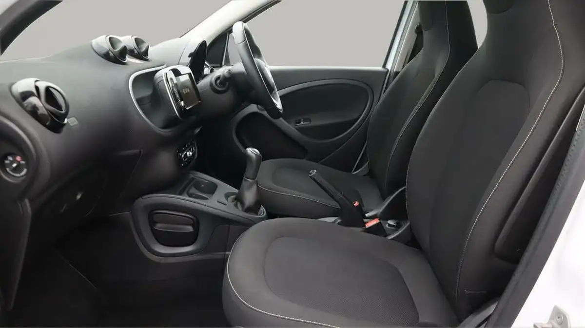 2019-smart-forfour-10-urban-shadow-edition-big-13