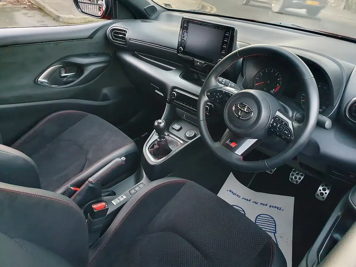 2021-toyota-yaris-16-gr-circuit-pack-big-23