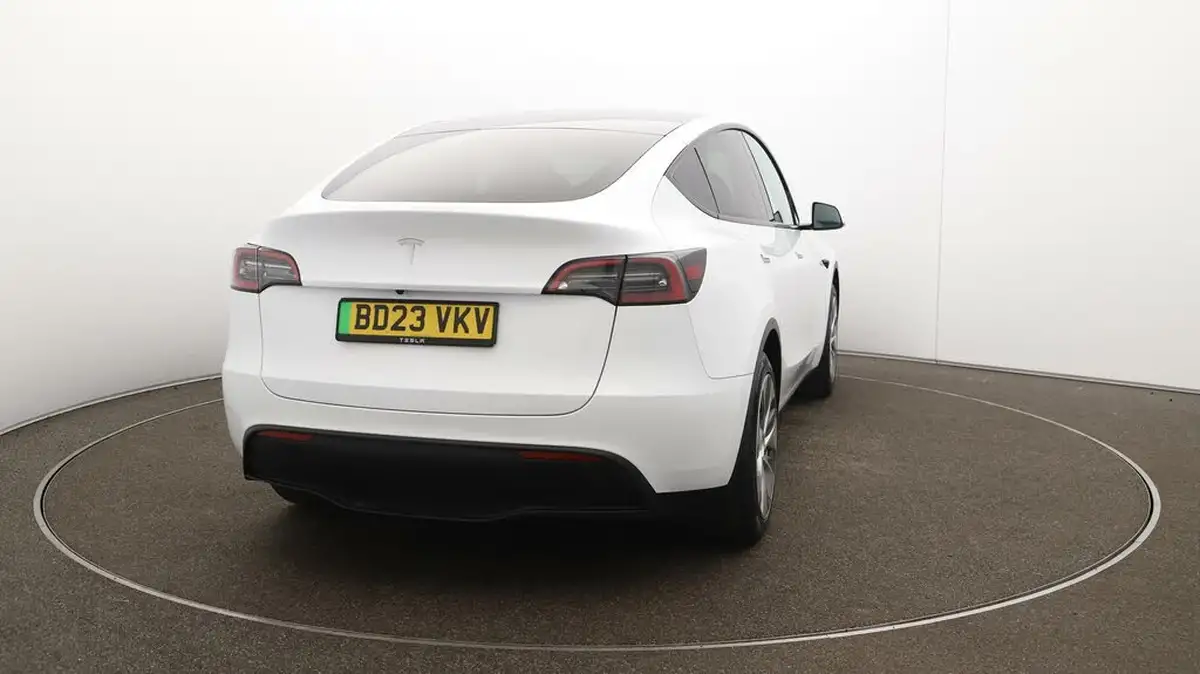 2023-tesla-model-y-e-rwd-big-55