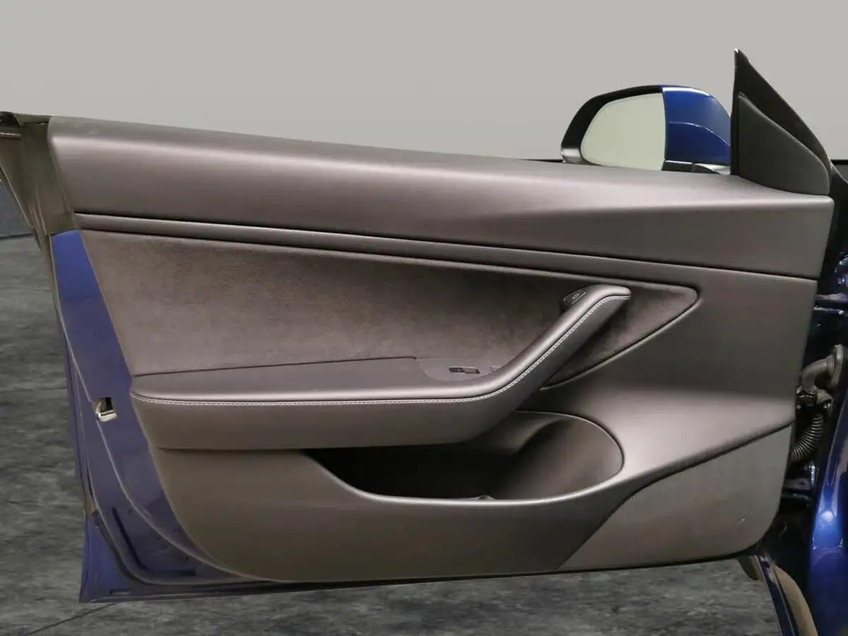 2020-tesla-model-3-e-performance-big-32
