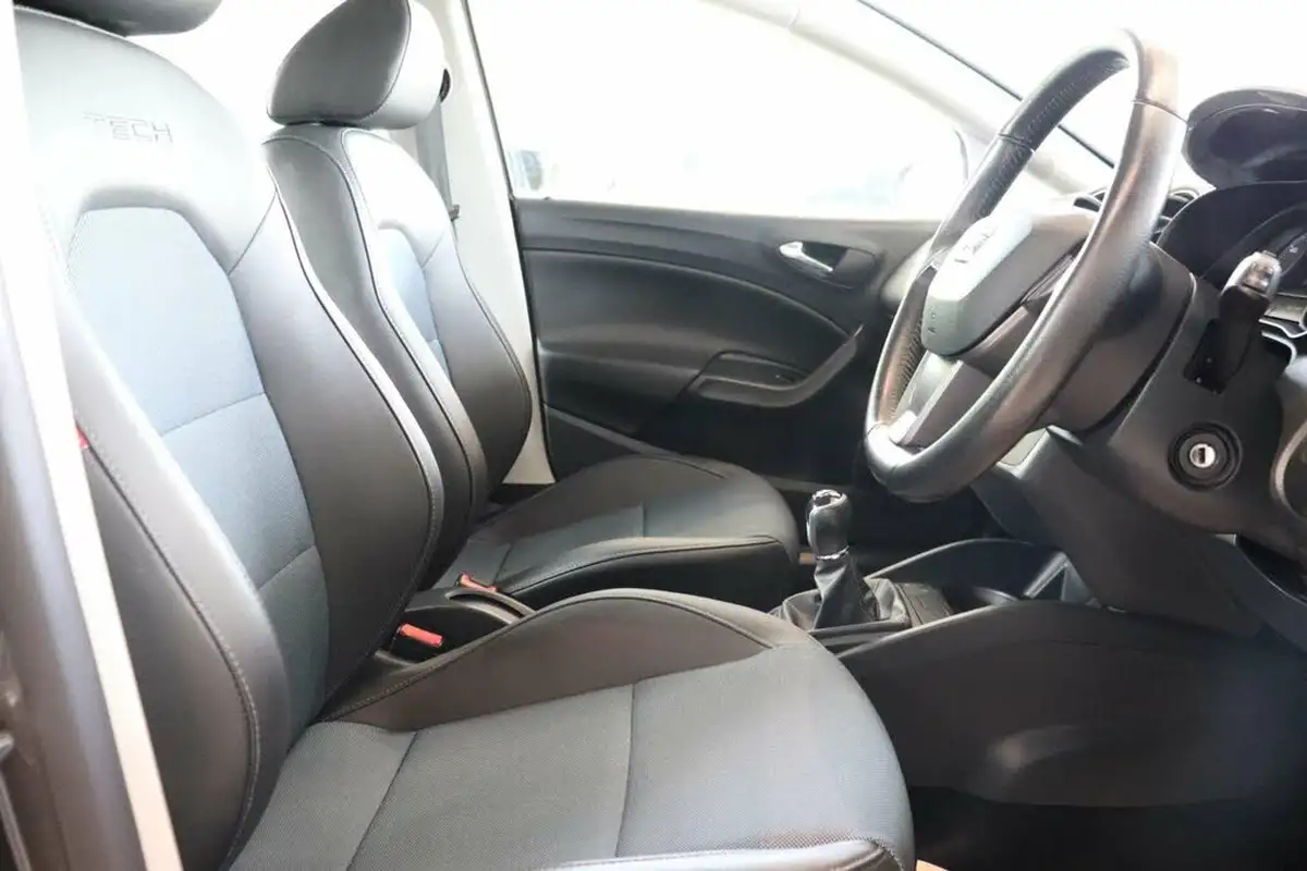 2015-seat-ibiza-12-i-tech-hatchback-5d-big-20