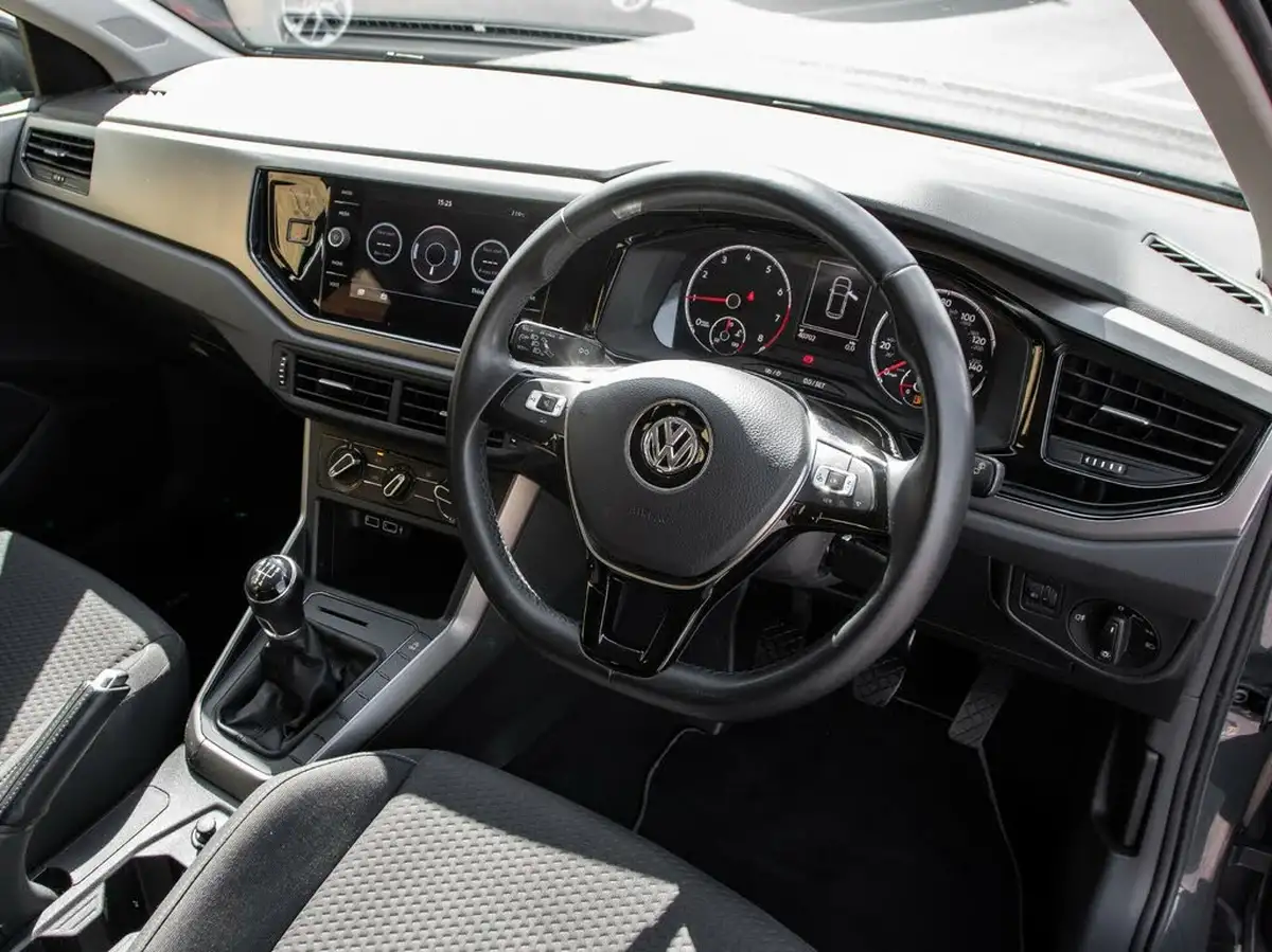 2019-volkswagen-polo-10-se-65ps-evo-ss-big-3