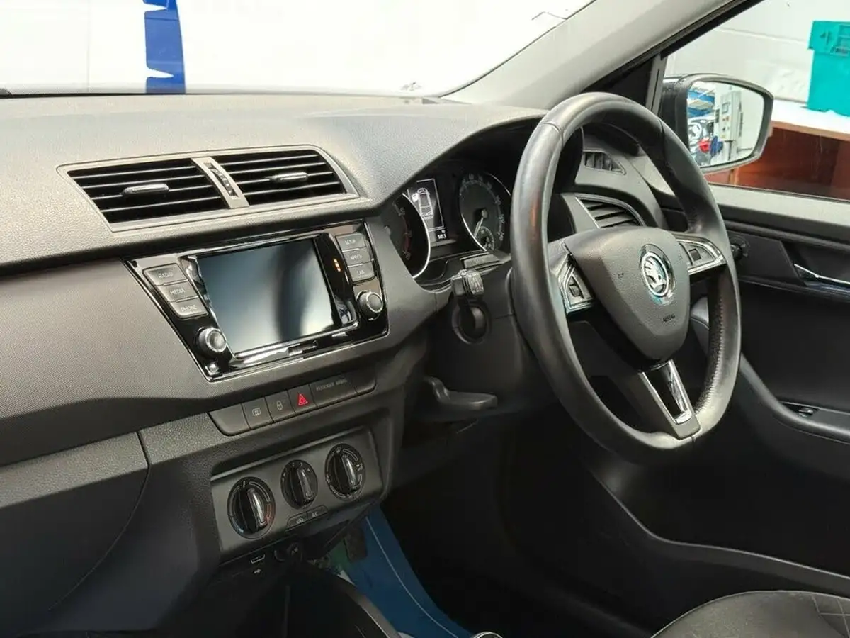 2020-skoda-fabia-10-mpi-colour-edition-60ps-big-3