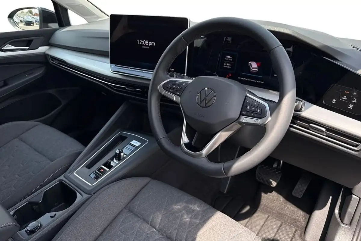 2025-volkswagen-golf-15-etsi-match-big-13