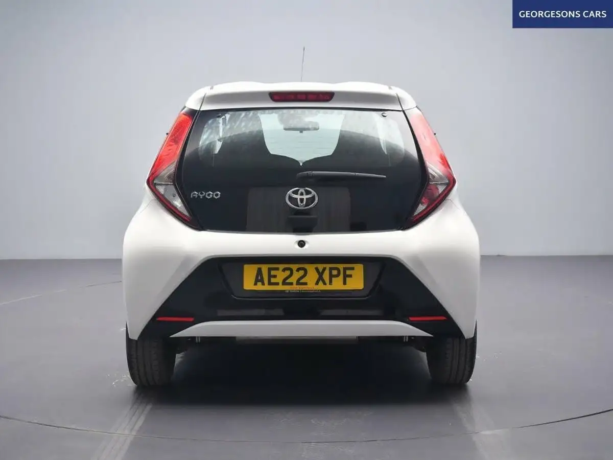2022-toyota-aygo-10-vvt-i-x-play-big-7