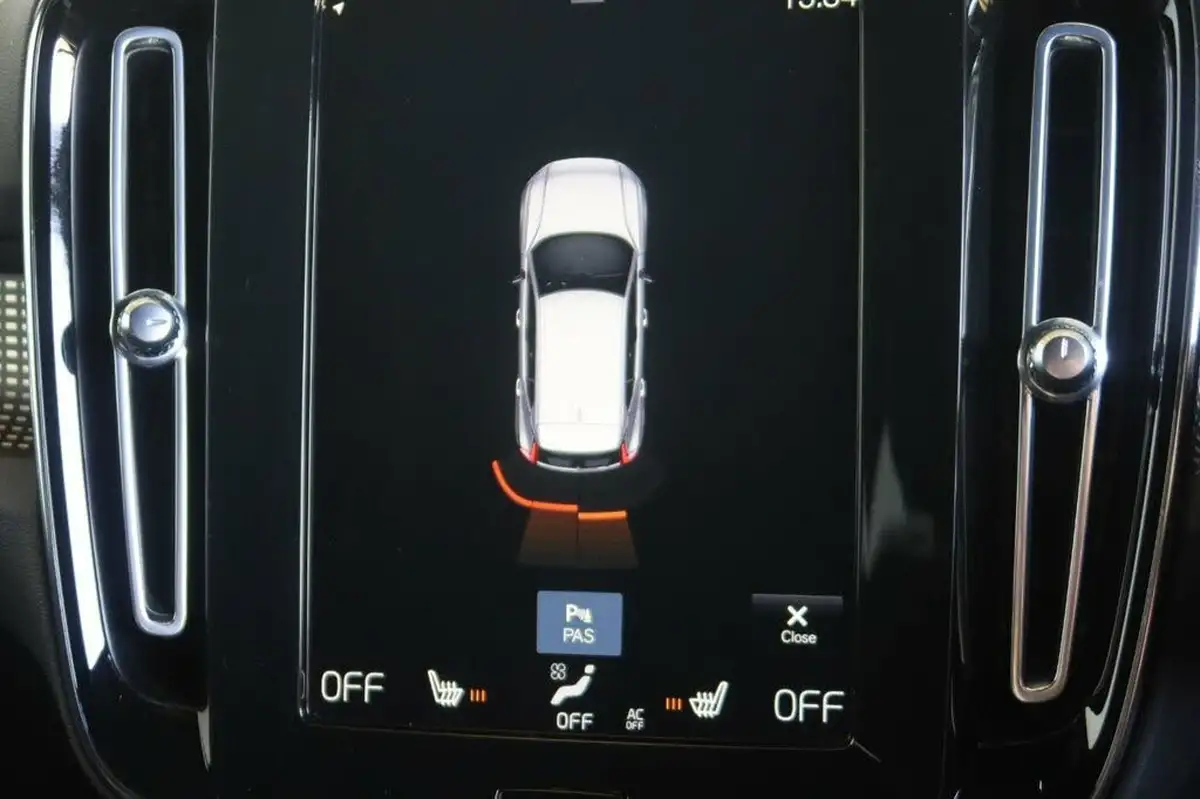 2021-volvo-xc40-20-b4-r-design-pro-194bhp-auto-big-19