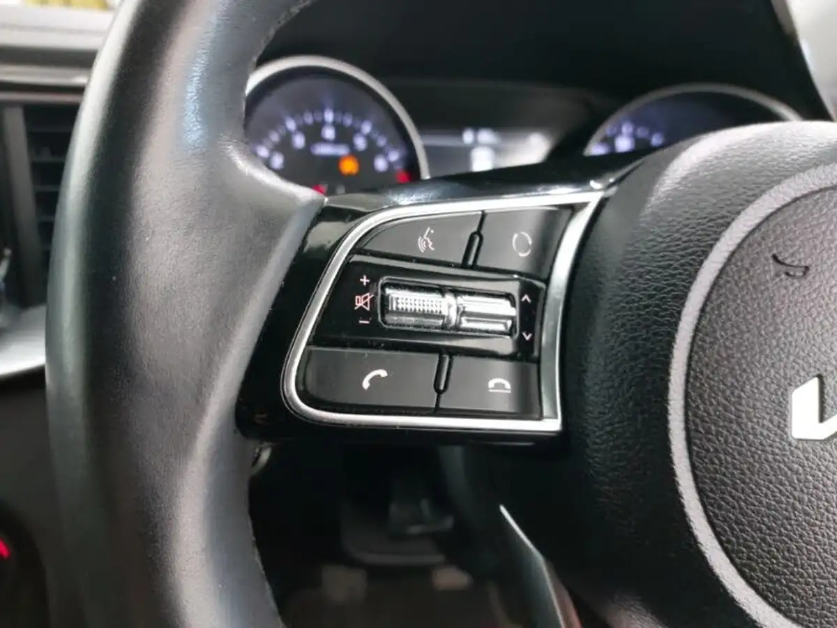 2022-kia-xceed-15-t-gdi-3-big-12