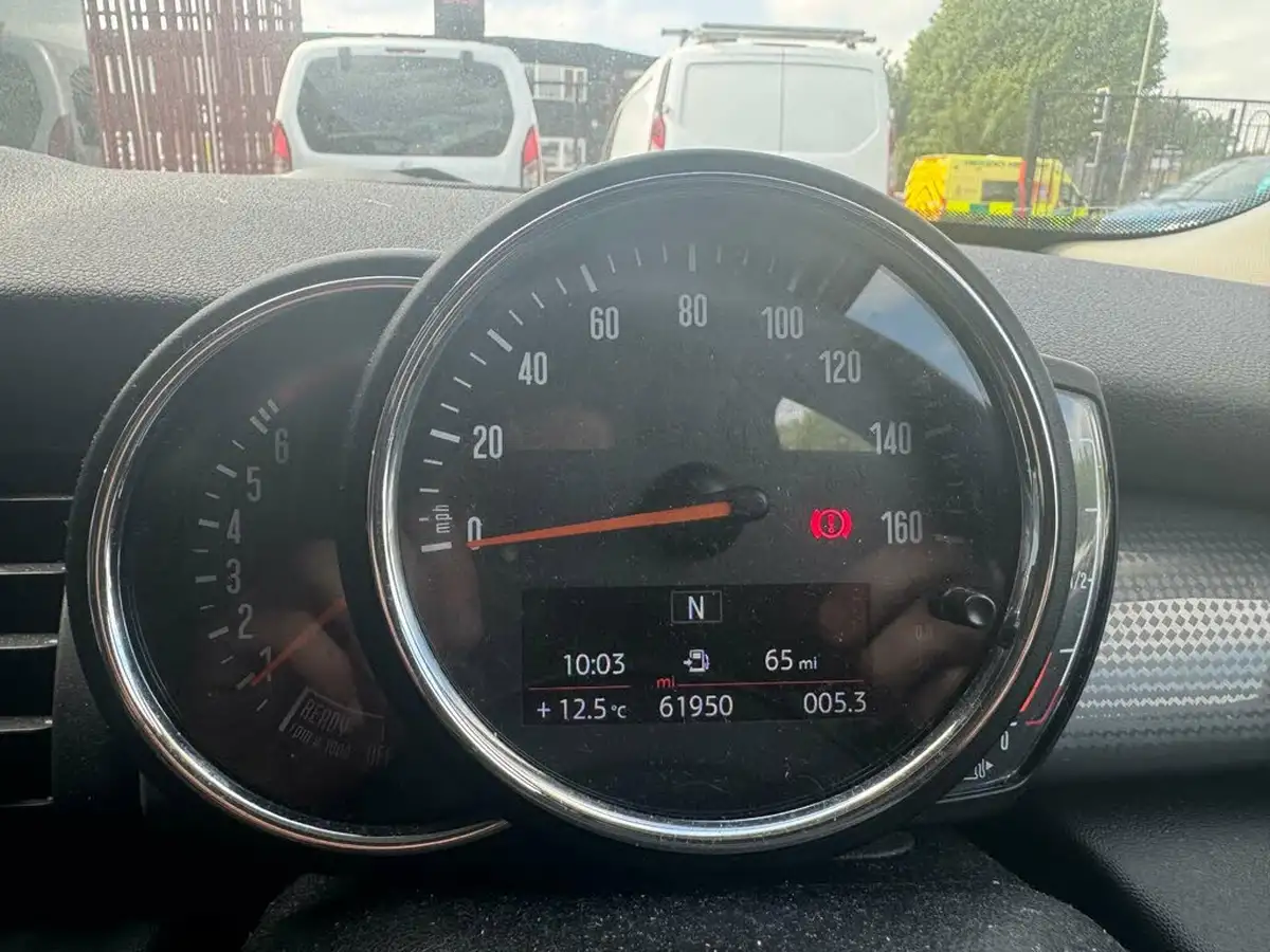 2019-mini-cooper-15-cooper-classic-hatchback-5d-big-24