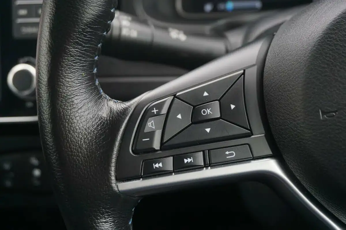 2021-nissan-leaf-e-e-tekna-big-33