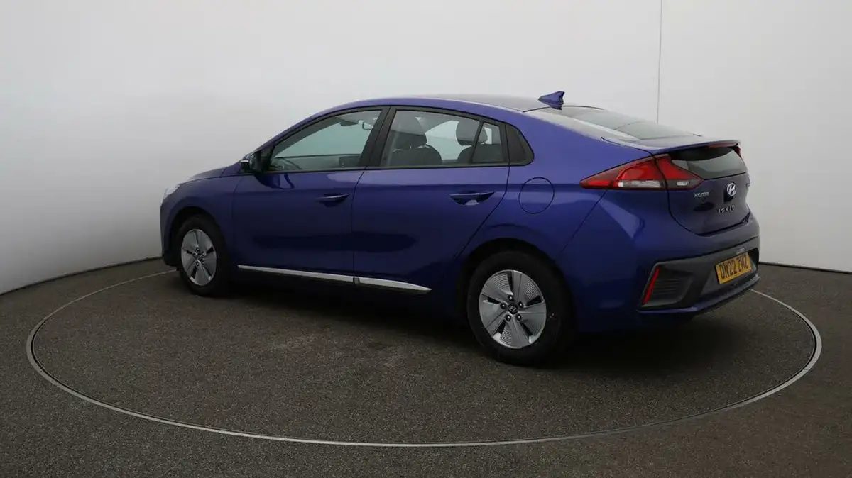 2022-hyundai-ioniq-16-gdi-premium-se-hybrid-big-5