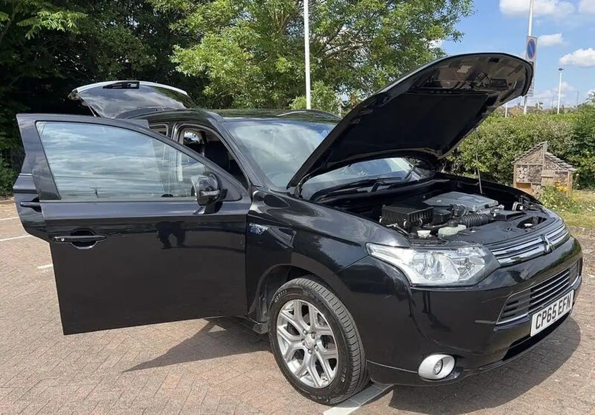 2015-mitsubishi-outlander-20-gx3h-phev-5st-big-12