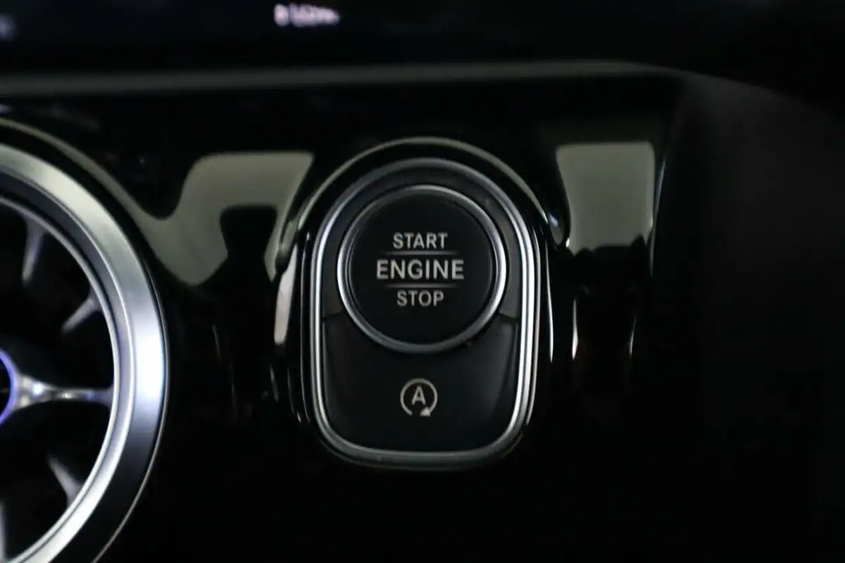 2022-mercedes-benz-a-class-20-a250-amg-line-premium-edition-hatchback-5d-big-20