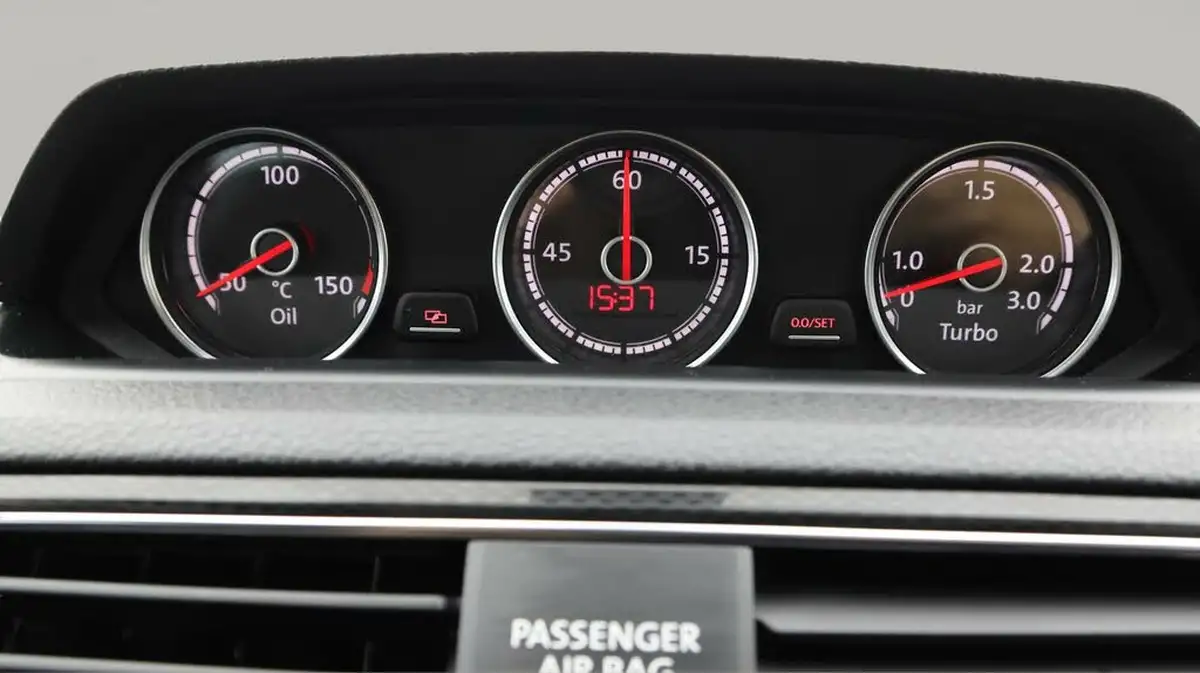 2017-volkswagen-scirocco-20-tsi-gt-bmt-big-21