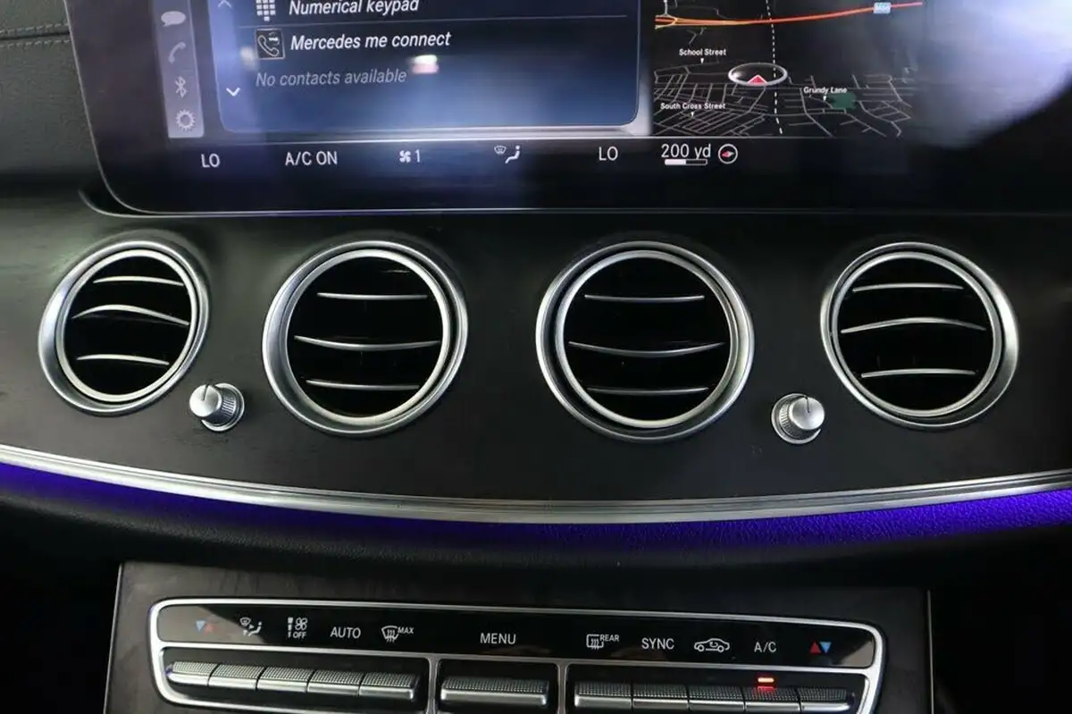 2019-mercedes-benz-e-class-20d-e220d-amg-line-edition-saloon-4d-big-32