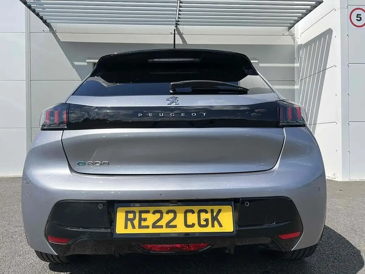 2022-peugeot-208-e-gt-136bhp-50kwh-big-3