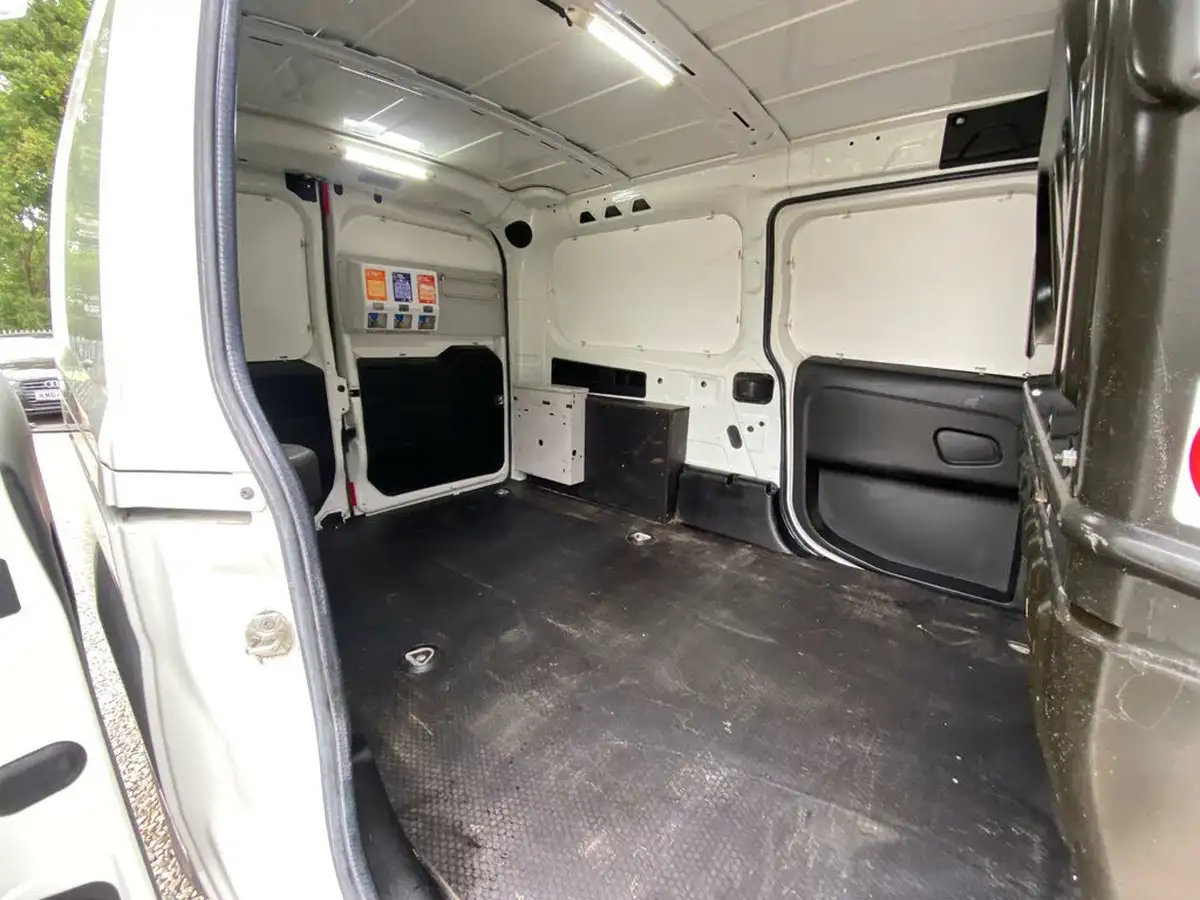 2015-fiat-doblo-cargo-16td-105eu-v-l1-refrigerated-van-big-33