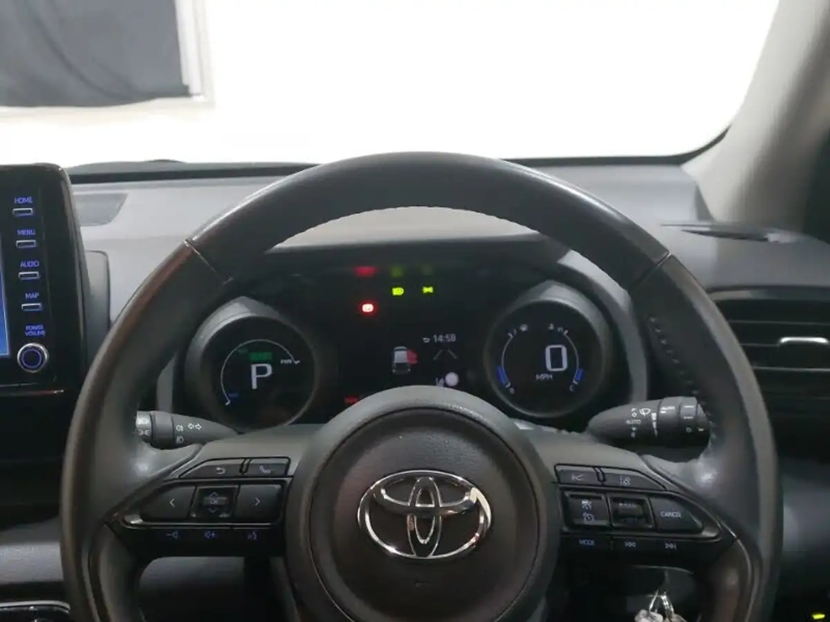 2022-toyota-yaris-15-vvt-i-design-big-10