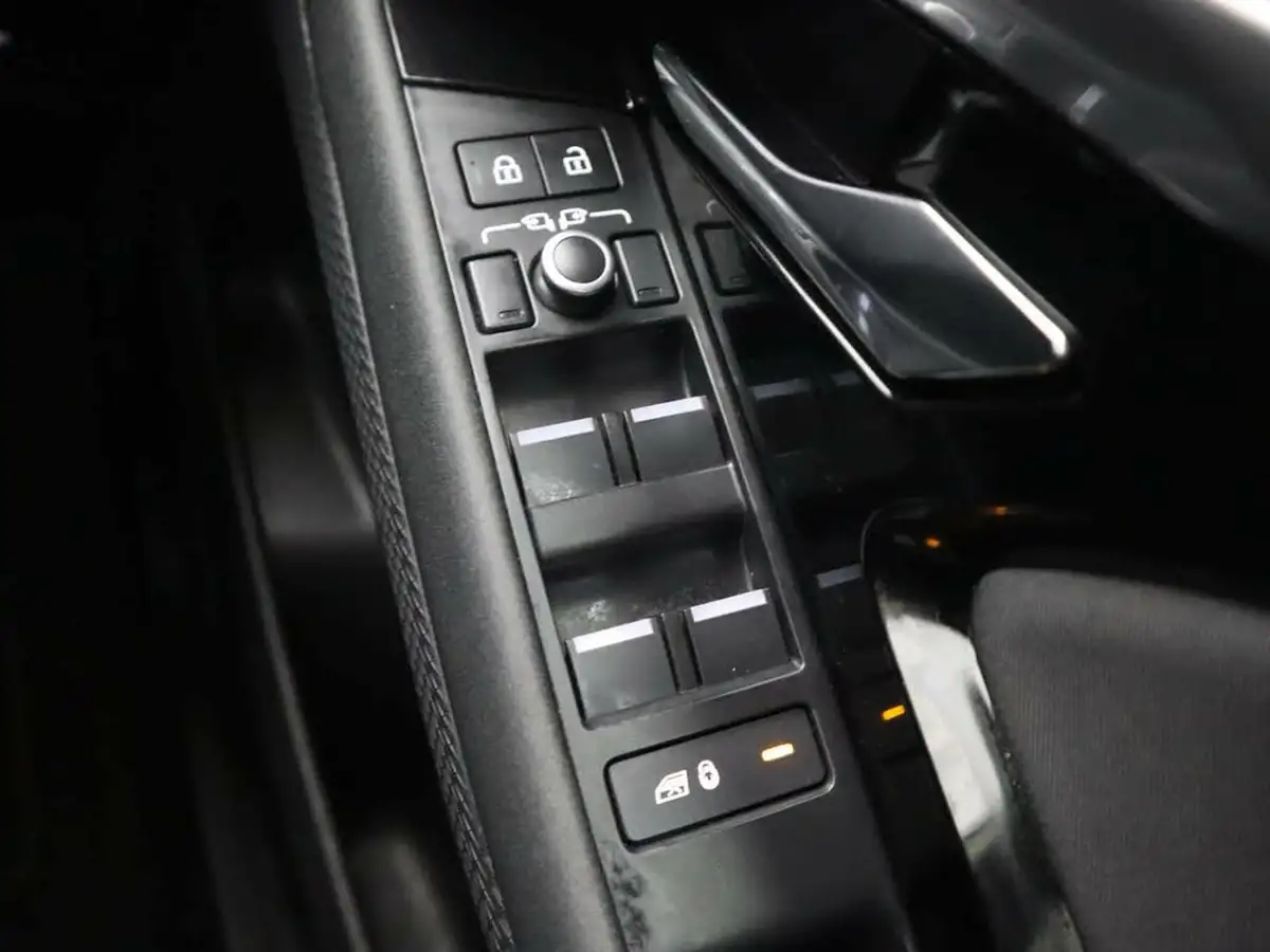2021-land-rover-range-rover-evoque-20-d165-big-33