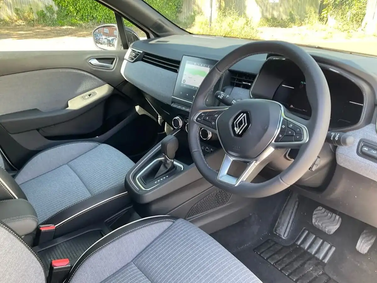2023-renault-clio-16-techno-big-18