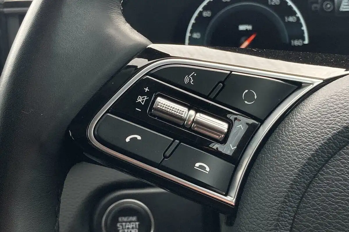 2022-kia-xceed-15-t-gdi-4-big-28