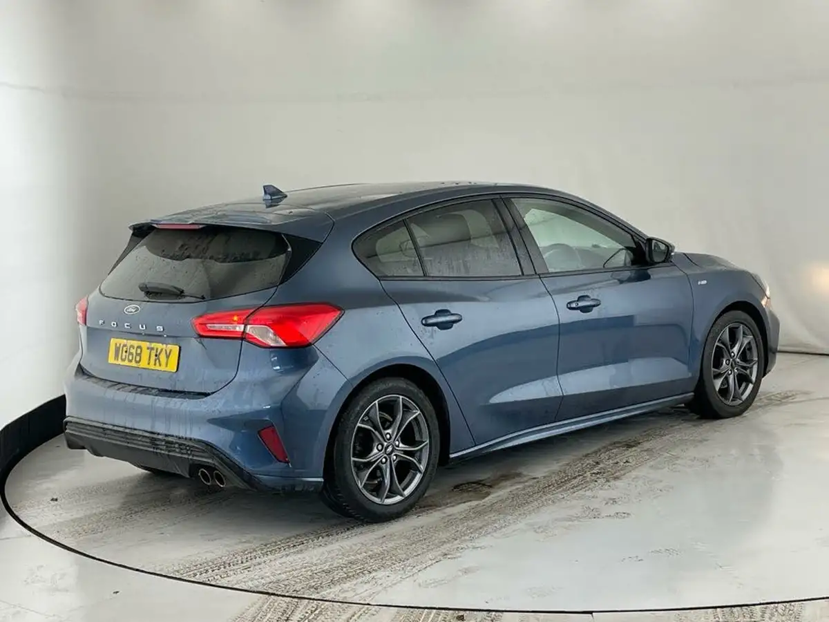 2019-ford-focus-10t-st-line-ss-hatchback-big-3