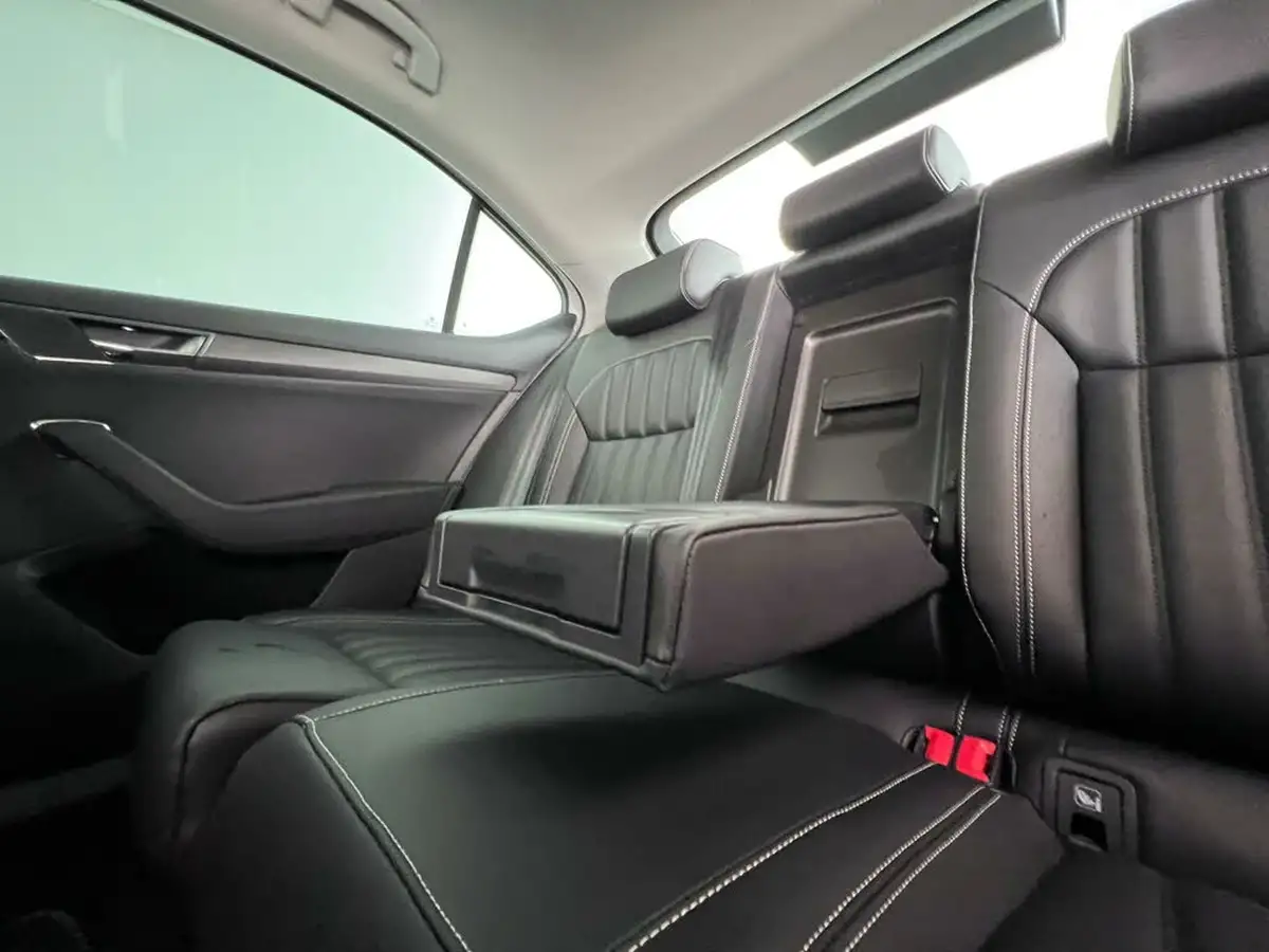 2019-skoda-superb-20-tsi-se-l-hatchback-big-13