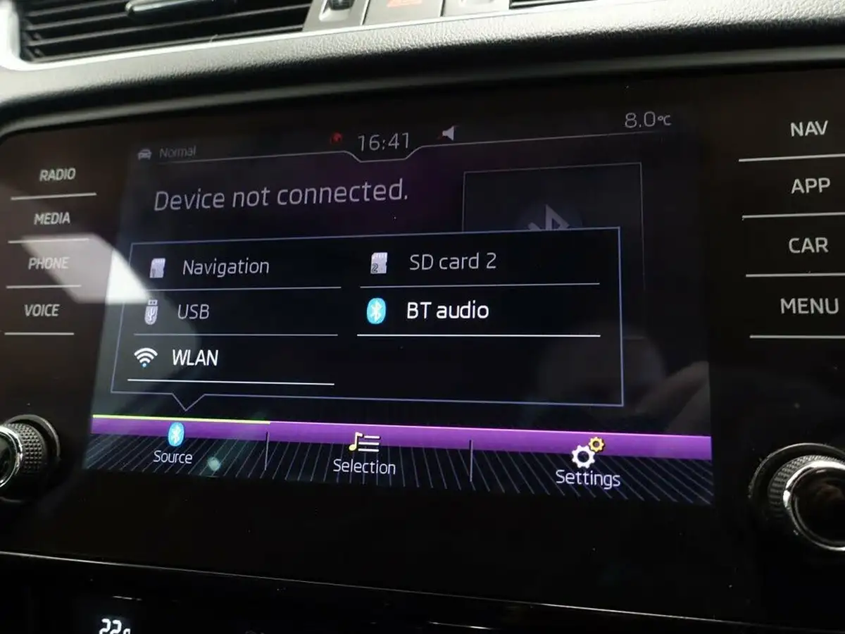 2019-skoda-octavia-20tdi-vrs-hatchback-big-28