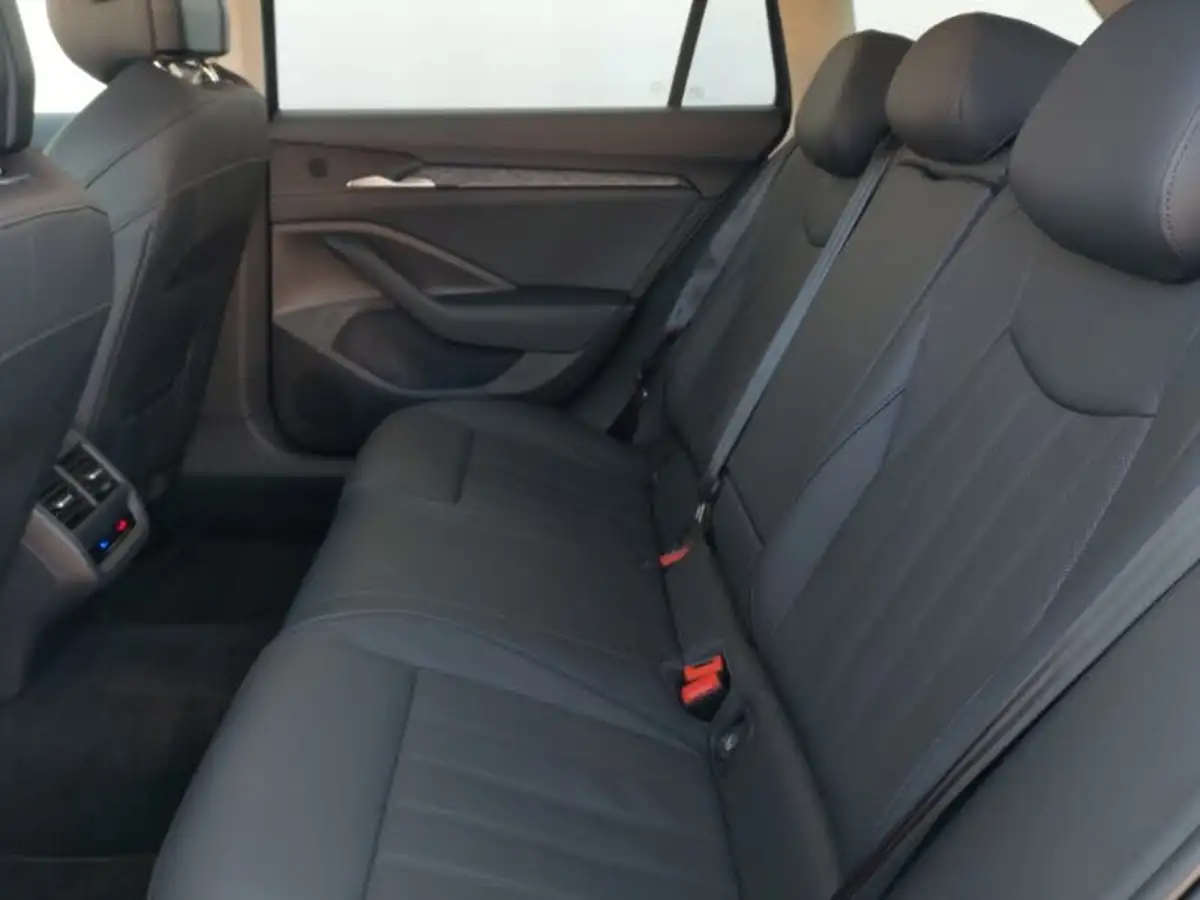 2024-skoda-superb-20tdi-se-l-150ps-scr-estate-dsg-big-5